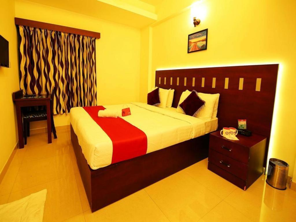 Metro Kochin Business Hotel Екстериор снимка
