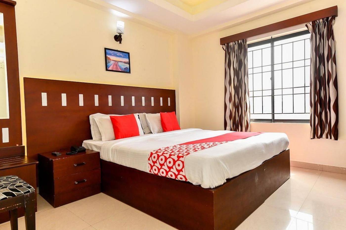 Metro Kochin Business Hotel Екстериор снимка