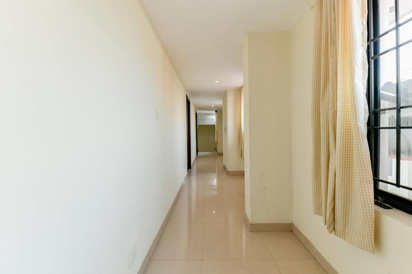 Metro Kochin Business Hotel Екстериор снимка