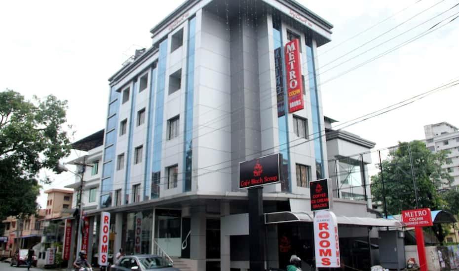 Metro Kochin Business Hotel Екстериор снимка