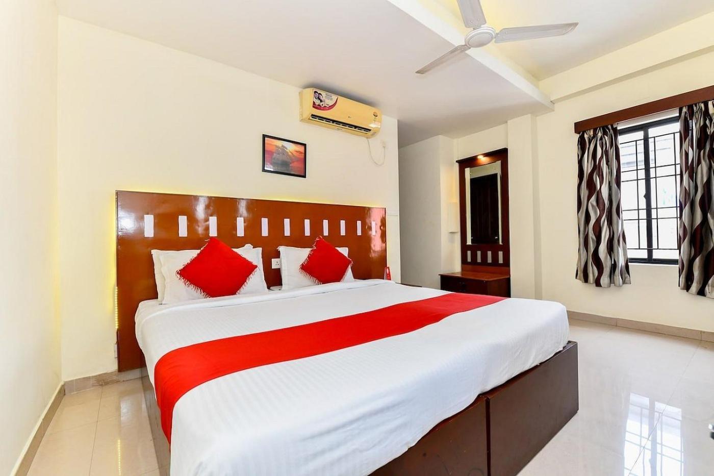 Metro Kochin Business Hotel Екстериор снимка