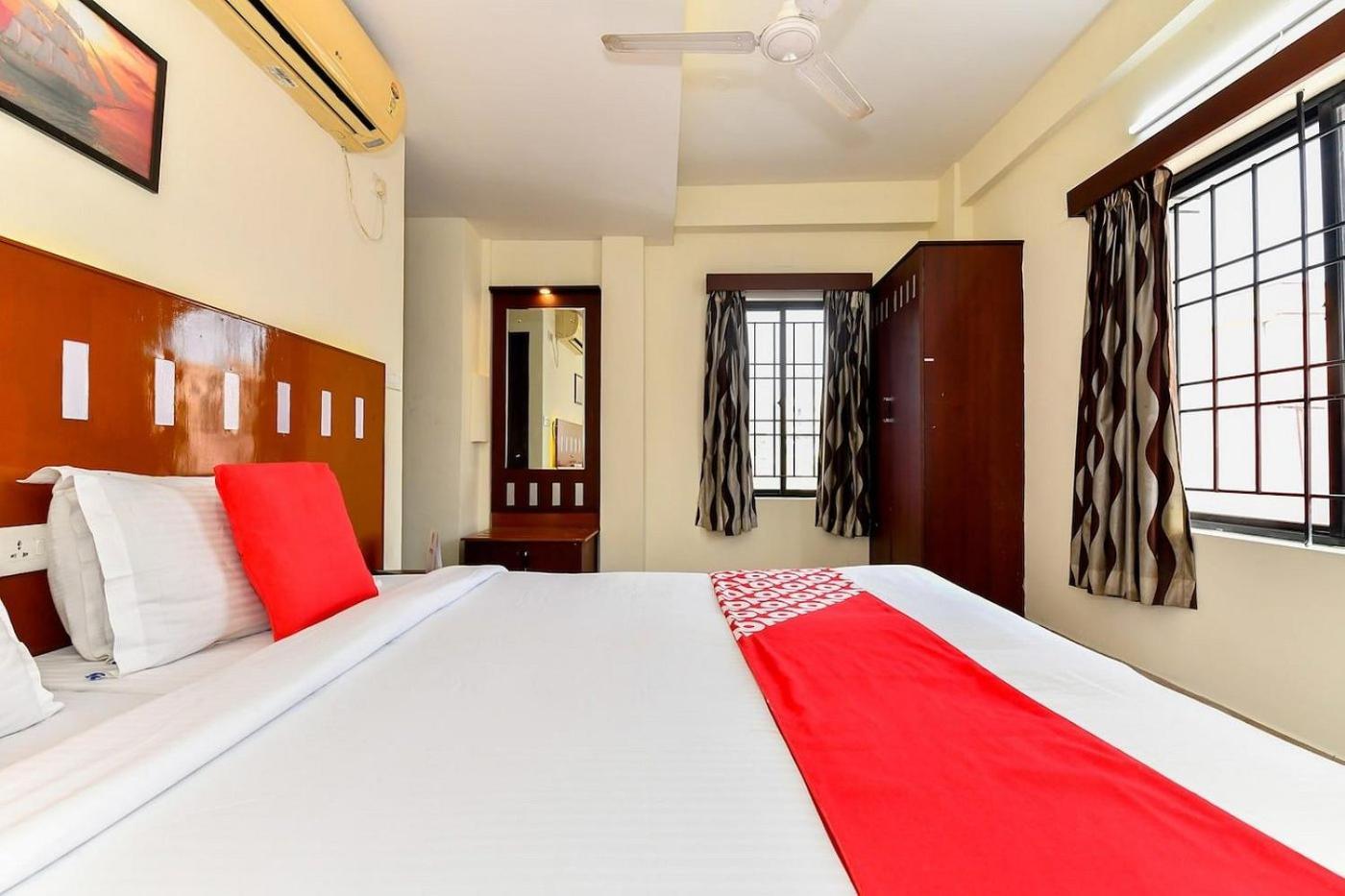 Metro Kochin Business Hotel Екстериор снимка