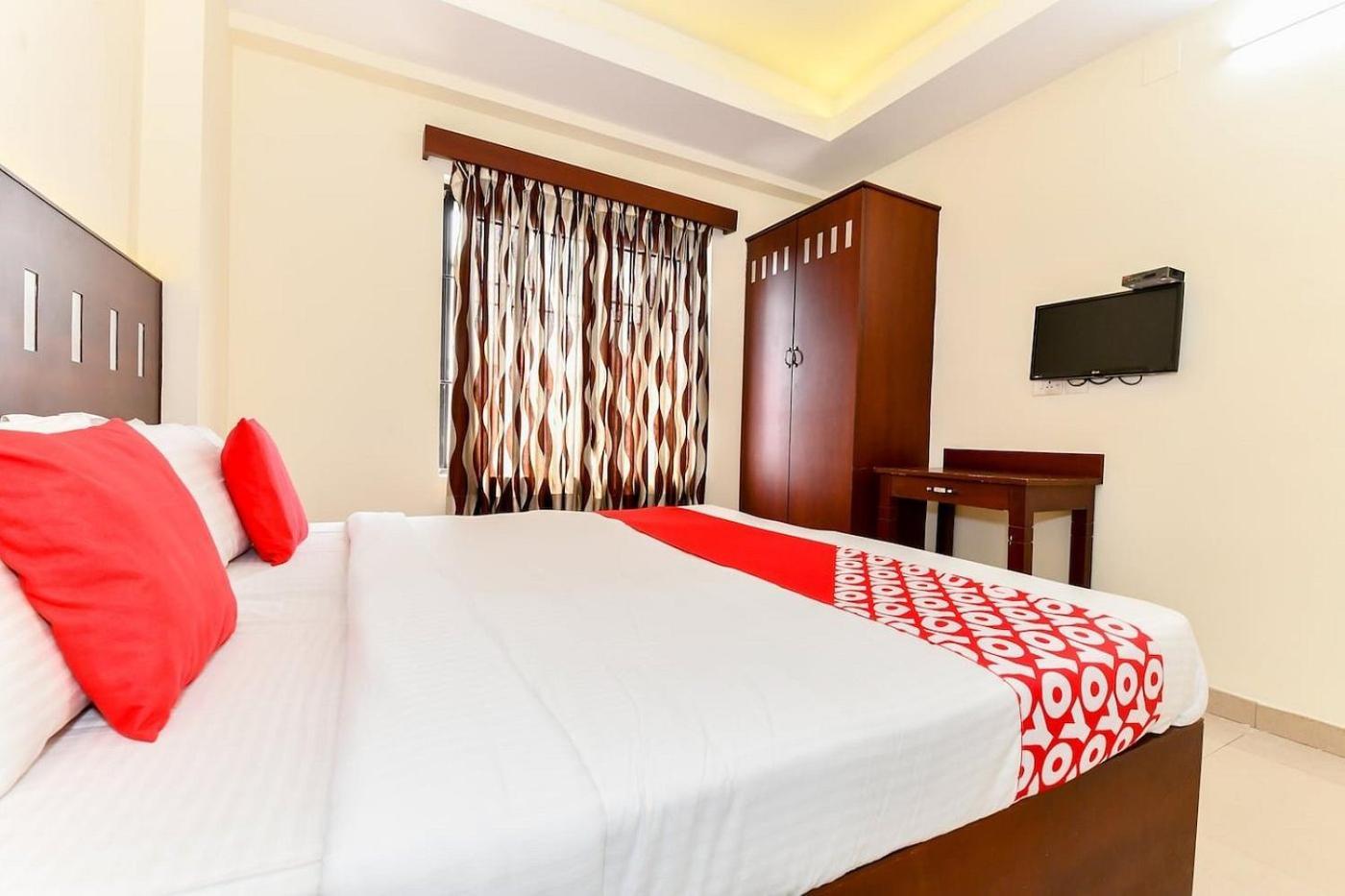 Metro Kochin Business Hotel Екстериор снимка